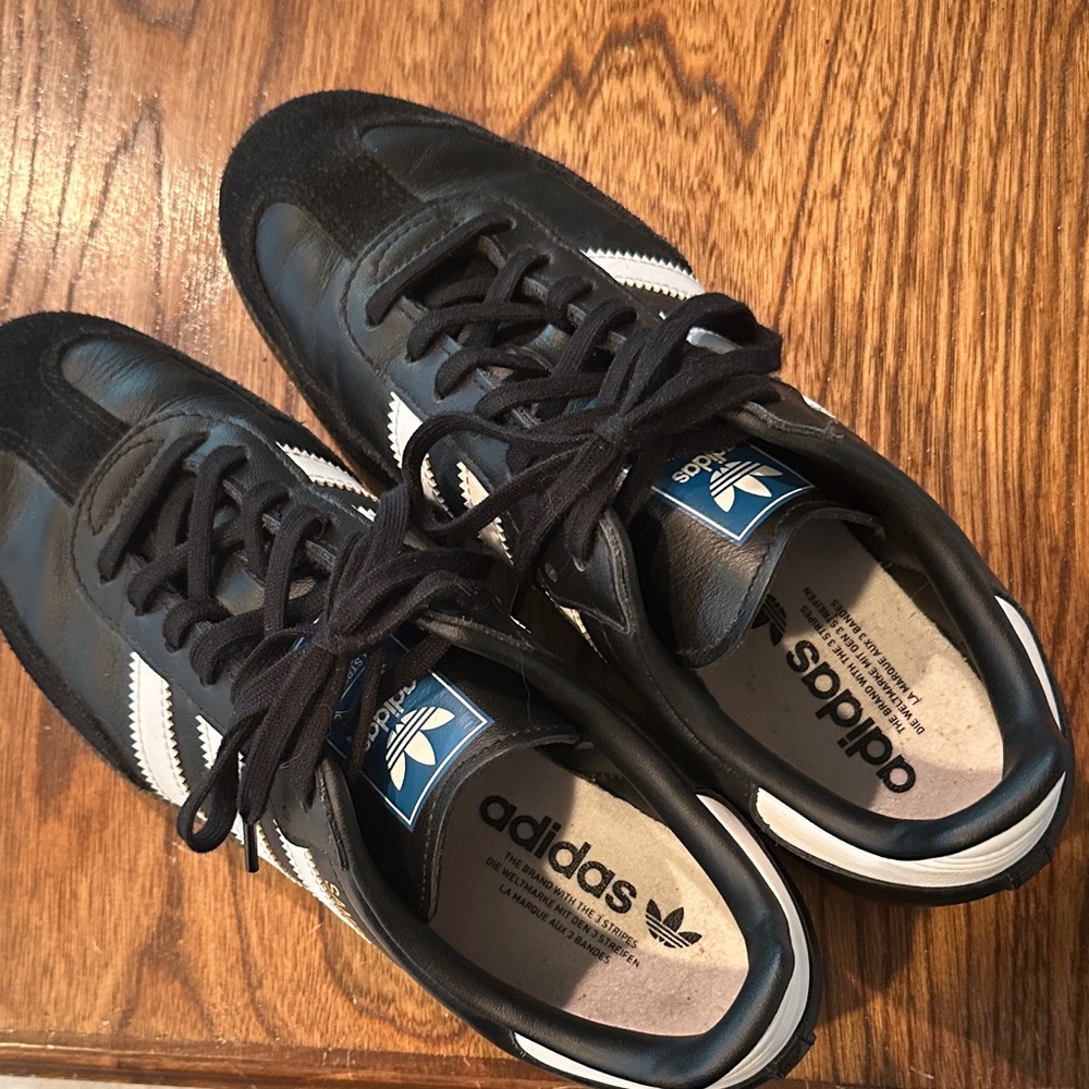 Adidas Men's size 7 Women’s size 8.5 Black Sambas